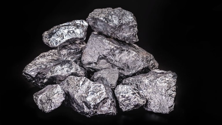 Elemental chromium
